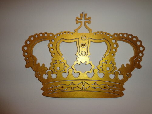 Coroa em Mdf,dourada..gg