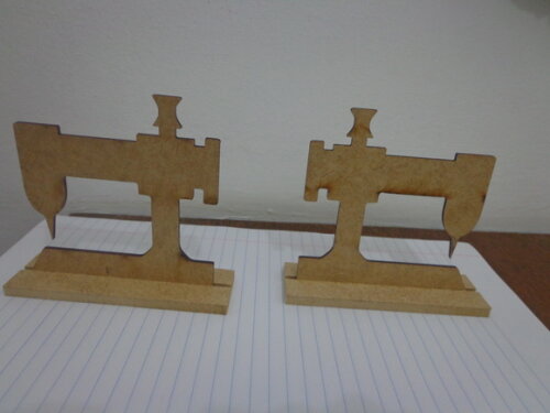 Mini Máquina de Costura em mdf