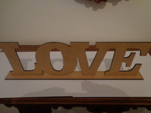 Palavra Love em mdf