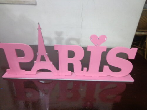 Palavra Paris em mdf