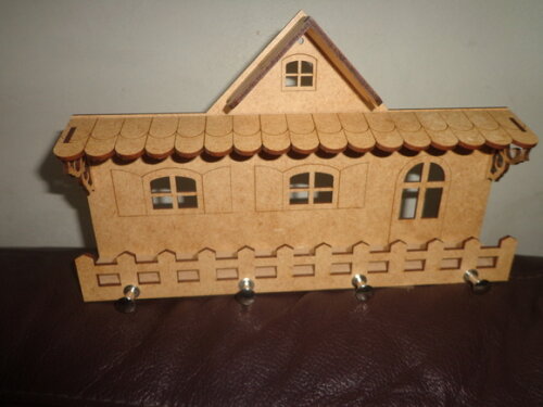 Porta Chaves e Casa a Laser