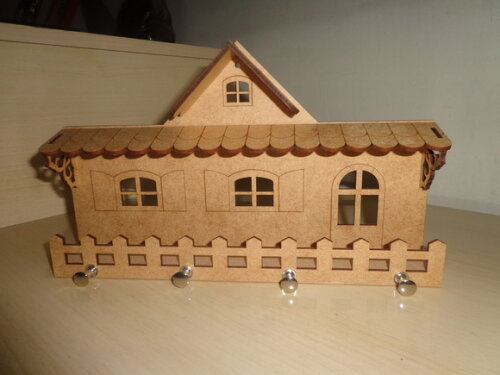 Porta Chaves e Casa a Laser