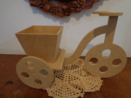 Triciclo com Cesta em mdf