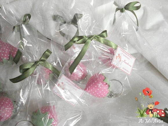 Chaveiro de Morango Rosa
