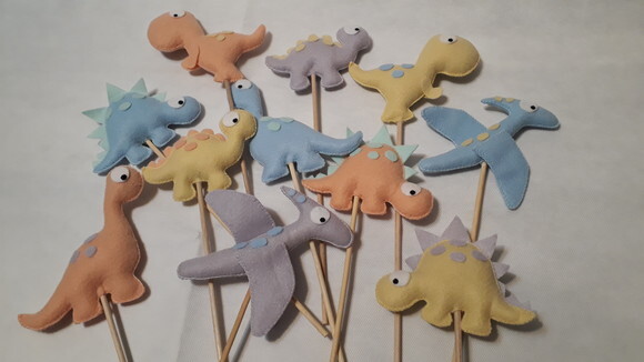 Dinossauro Colorido de Feltro no Palito