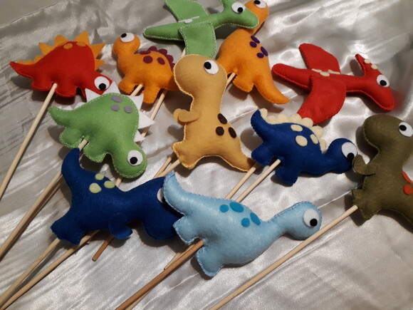 Dinossauro Colorido de Feltro no Palito