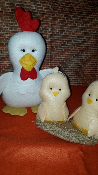 Galinha de Feltro + Dois Pintinhos