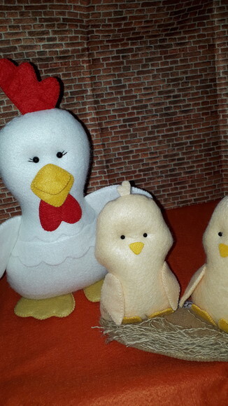 Galinha de Feltro + Dois Pintinhos