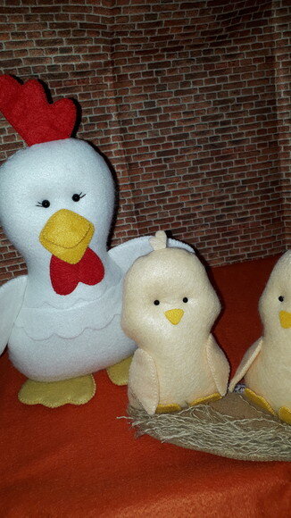 Galinha de Feltro + Dois Pintinhos