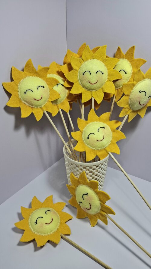 Sol de Feltro no Palito para Decoração