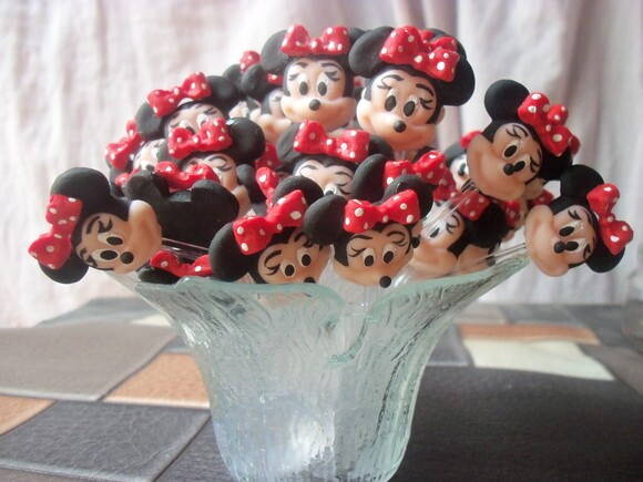 20 colherzinhas para brigadeiro Minnie.