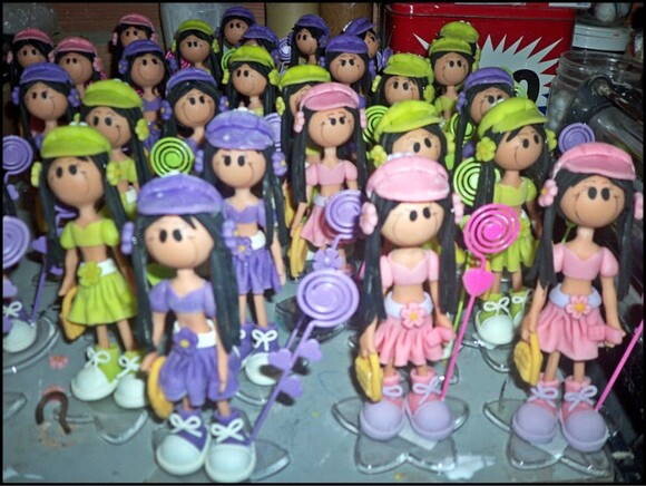 Bonecas magrelas com 15 cm