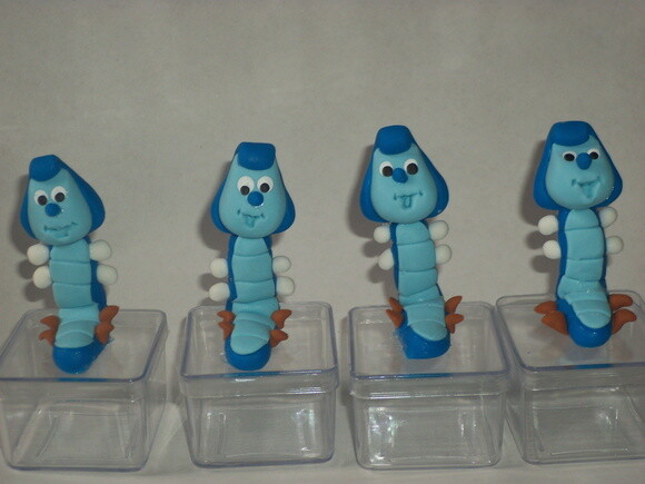 Caixa de acrilico Lagarta azul da Alice