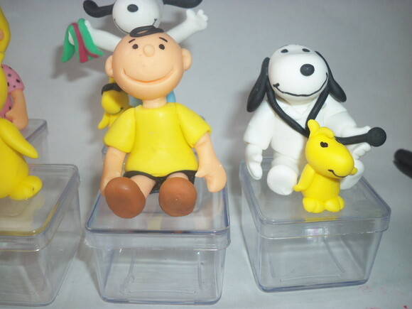 Caixinha de acrilico turma do Snoopy
