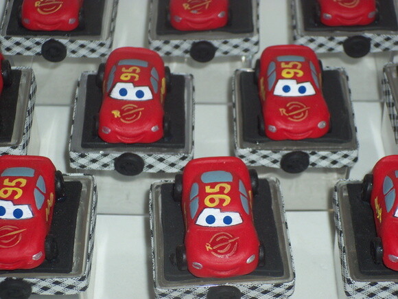 Caixinha em acrilico Carros