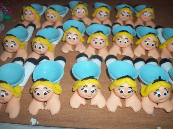 Forminhas para doces em biscuit Alice