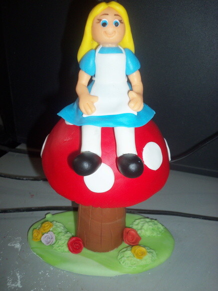 Topo de bolo Alice