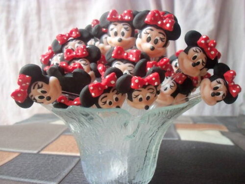 20 colherzinhas para brigadeiro Minnie.