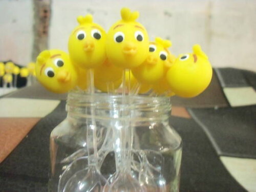 20 Mini colheres Pintinho Amarelinho