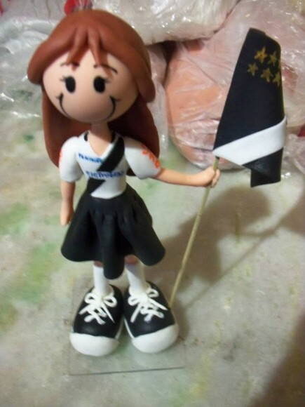 Boneca magrela com 15cm