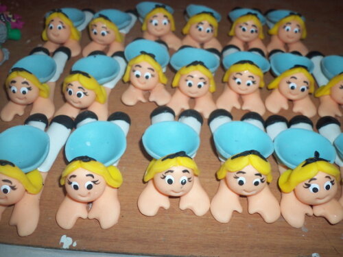 Forminhas para doces em biscuit Alice