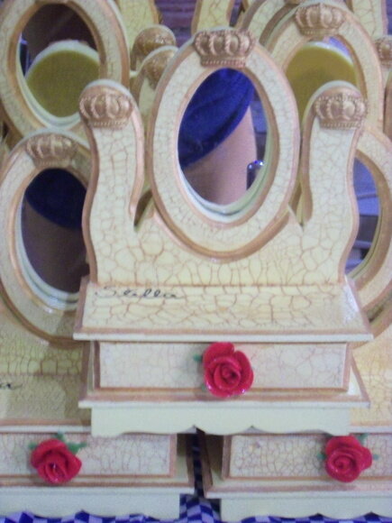 Mini penteadeira Princesas