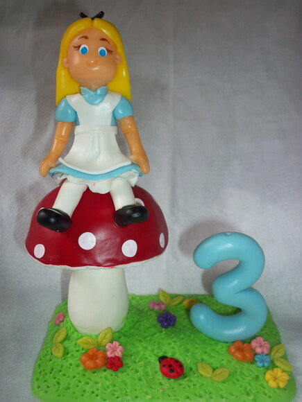 Topo de bolo Alice