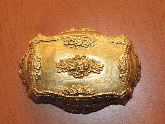 Porta Jóia de gesso folheado a ouro