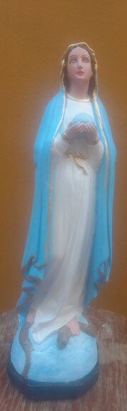 Nossa Senhora com o globo na mãos