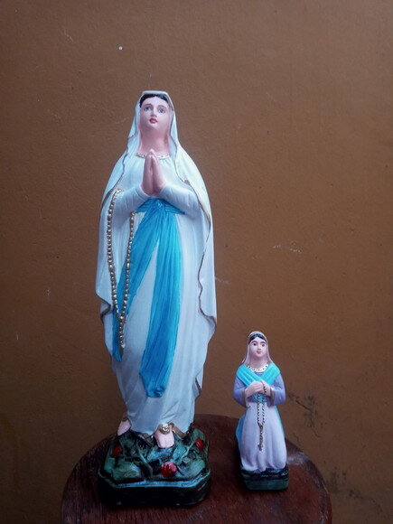 Nossa Senhora de Lourdes 40 cm com Santa Bernadete 17 cm