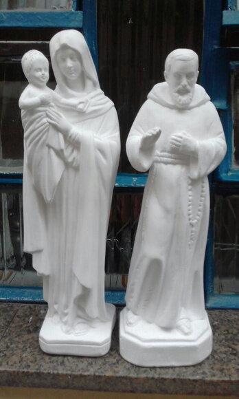 Nossa Senhora Rainha dos Apóstolos e Padre Pio