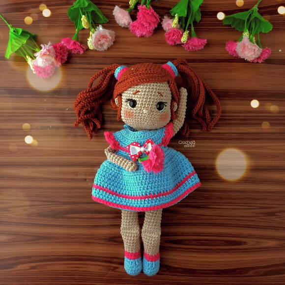 Boneca Personalizada de Crochê em Amigurumi