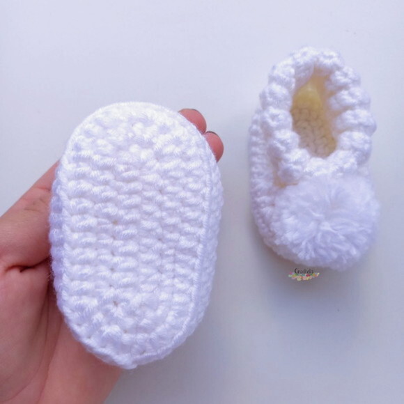 Conjunto Inverno Touca e Sapatinho de Crochê