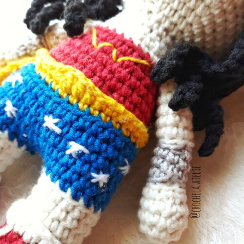 Boneca Mulher Maravilha Personagem em Crochê Amigurumi