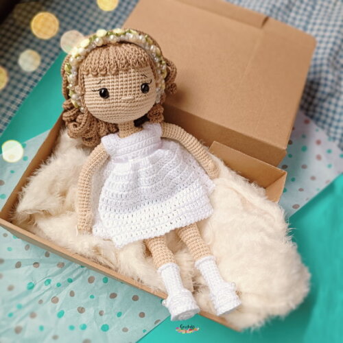 Boneca Personalizada de Crochê Amigurumi