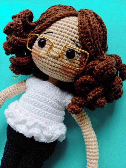 Boneca Personalizada de Crochê Amigurumi