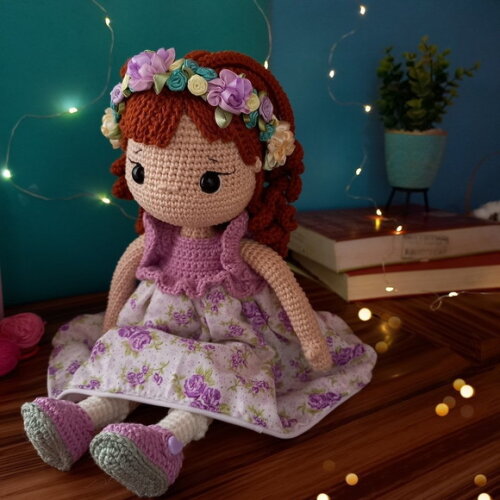 Boneca Personalizada de Crochê Amigurumi