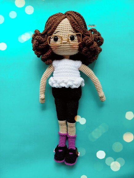 Boneca Personalizada de Crochê Amigurumi