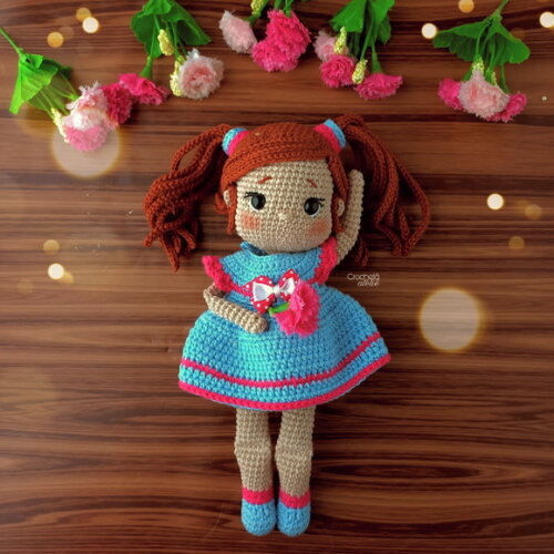 Boneca Personalizada de Crochê em Amigurumi