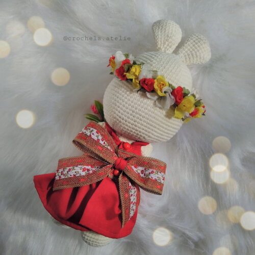 Coelho Menina de Crochê Amigurumi