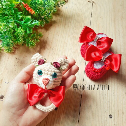 Conjunto de Sapatinho e Chocalho Crochê Amigurumi para Bebê