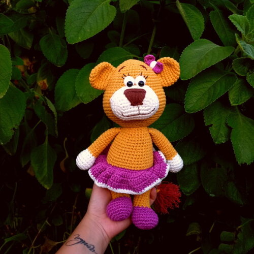 Leoa de Crochê Amigurumi Coleção Bichinhos Safári