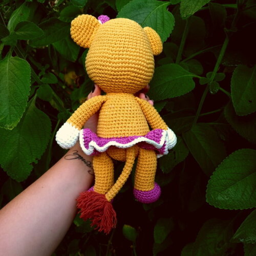 Leoa de Crochê Amigurumi Coleção Bichinhos Safári