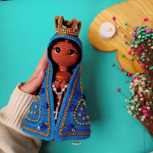 Santinha Nossa Senhora Aparecida de Crochê Amigurumi