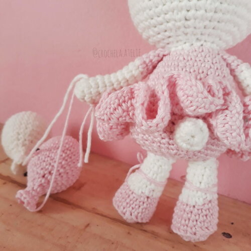 Ursinho Menina de Crochê Amigurumi