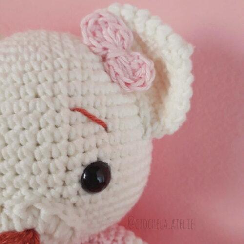 Ursinho Menina de Crochê Amigurumi