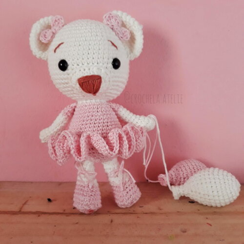 Ursinho Menina de Crochê Amigurumi