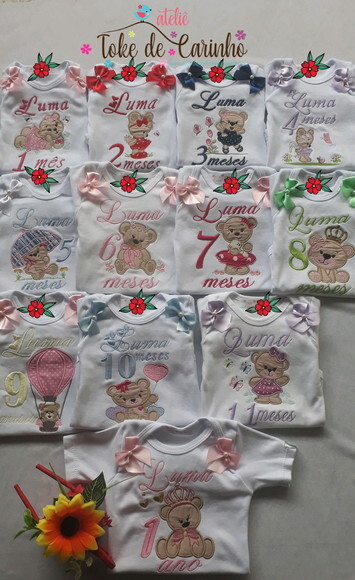 Body Mesversário Bordado Personalizado.