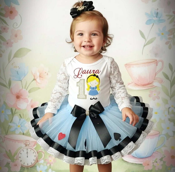 Fantasia alice no País das Maravilhas. Tam 1 ou 2 Anos