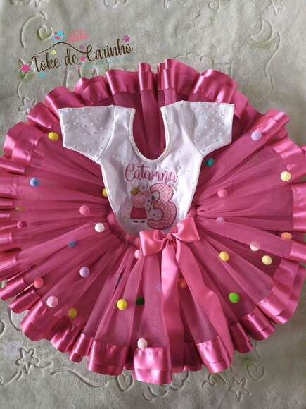 Fantasia infantil Bordada. Tamanho 1 a 4 anos.